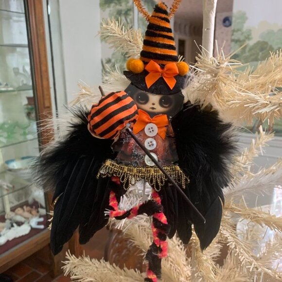 HALLOWEEN WITCH CHARACTER*WONILA NIGHTWITCH*9 INCHES HIGH*FIR OR FEATHER TREE* - Picture 4 of 5